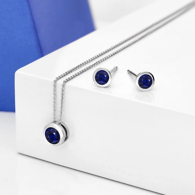 18ct White Gold 0.50ct Sapphire Solitaire Stud Earrings