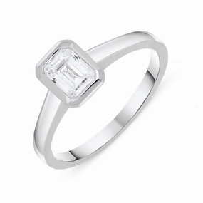18ct White Gold 0.73ct Diamond Emerald Cut Ring