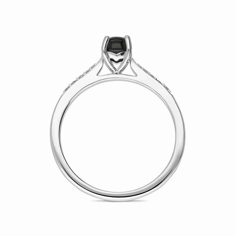 18ct White Gold Whitby Jet Diamond Round Centre Stone Ring