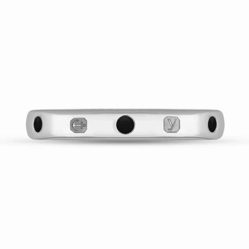 18ct White Gold Whitby Jet King's Coronation Hallmark 3mm Ring D