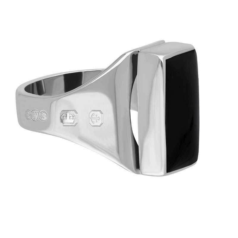 18ct White Gold Whitby Jet King's Coronation Hallmark Small Oblong Ring D