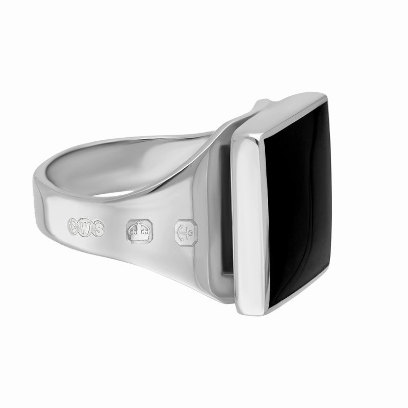 18ct White Gold Whitby Jet King's Coronation Hallmark Small Square Ring D