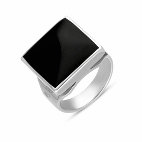 18ct White Gold Whitby Jet King's Coronation Hallmark Small Square Ring D