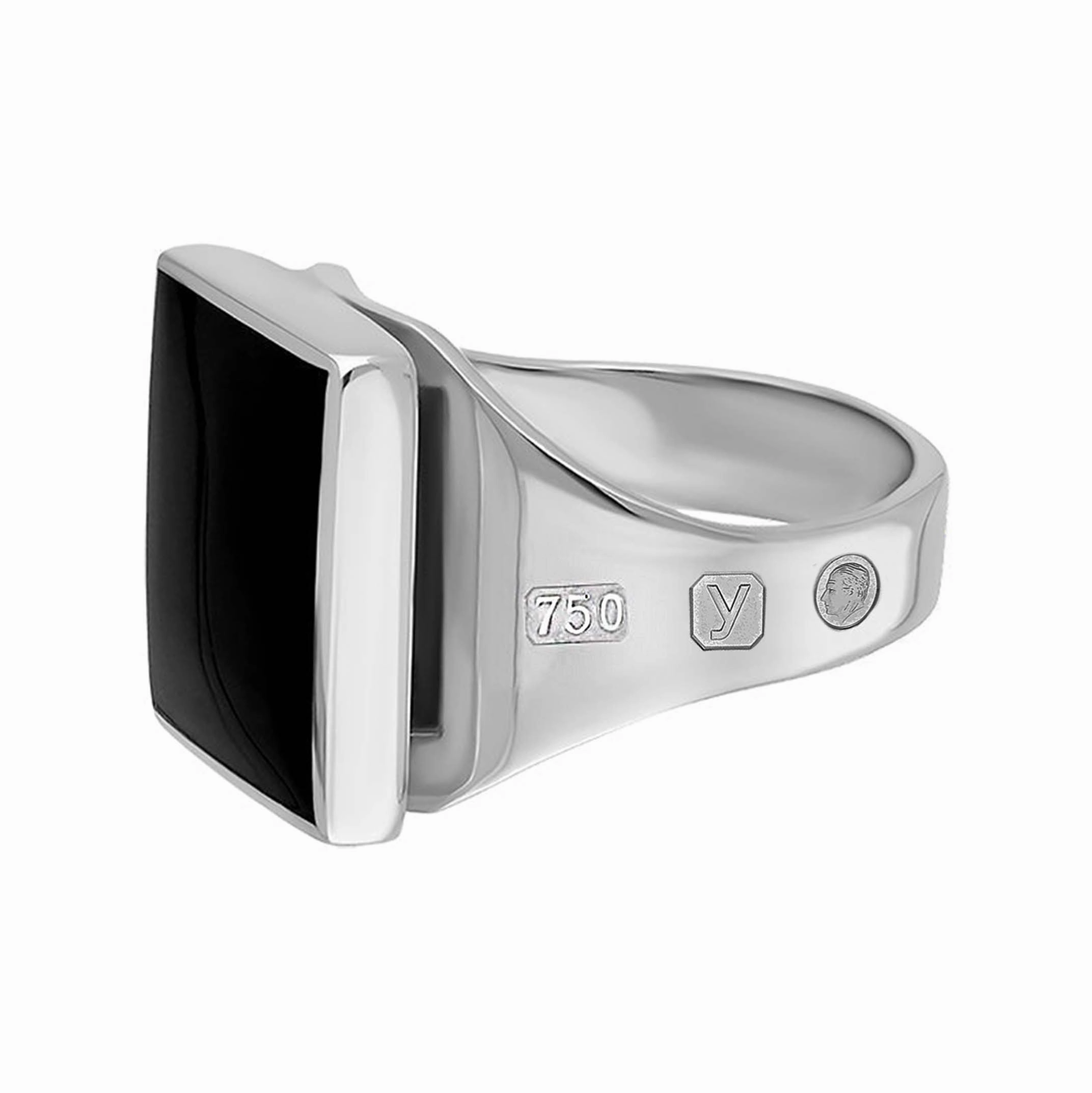 18ct White Gold Whitby Jet King's Coronation Hallmark Small Square Ring D