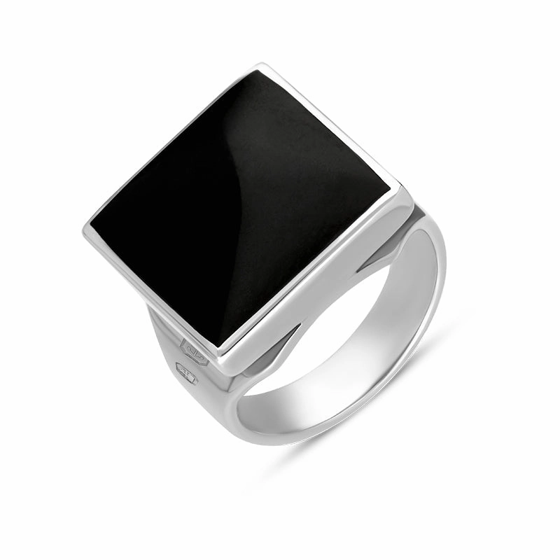 18ct White Gold Whitby Jet King's Coronation Hallmark Small Square Ring D