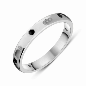 18ct White Gold Whitby Jet Queen's Jubilee Hallmark 3mm Ring D