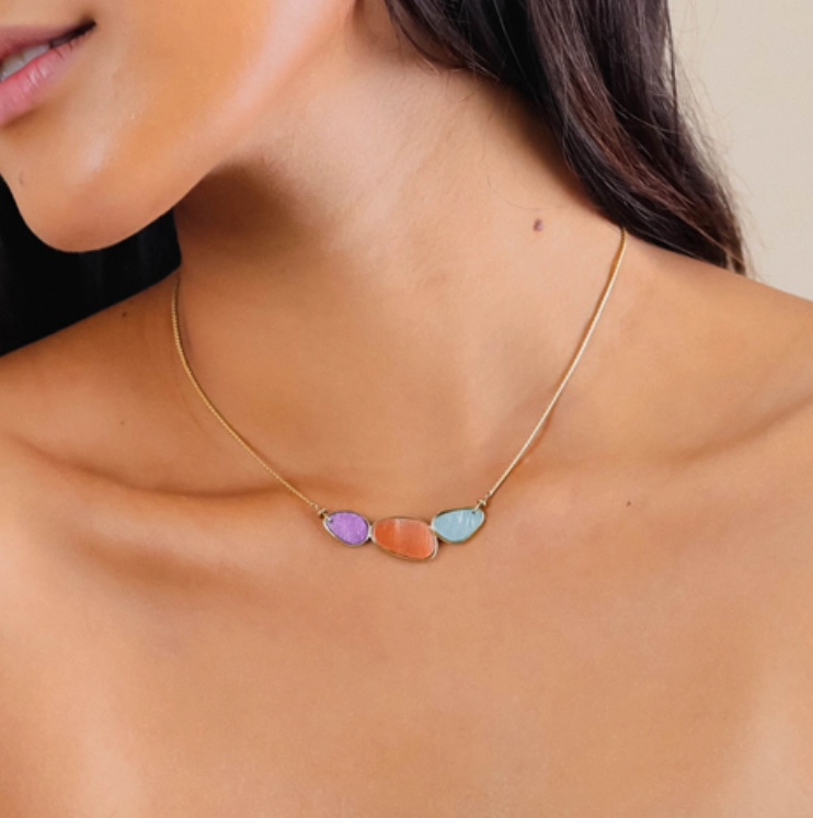 AURORE Laminated Capiz Short Necklace