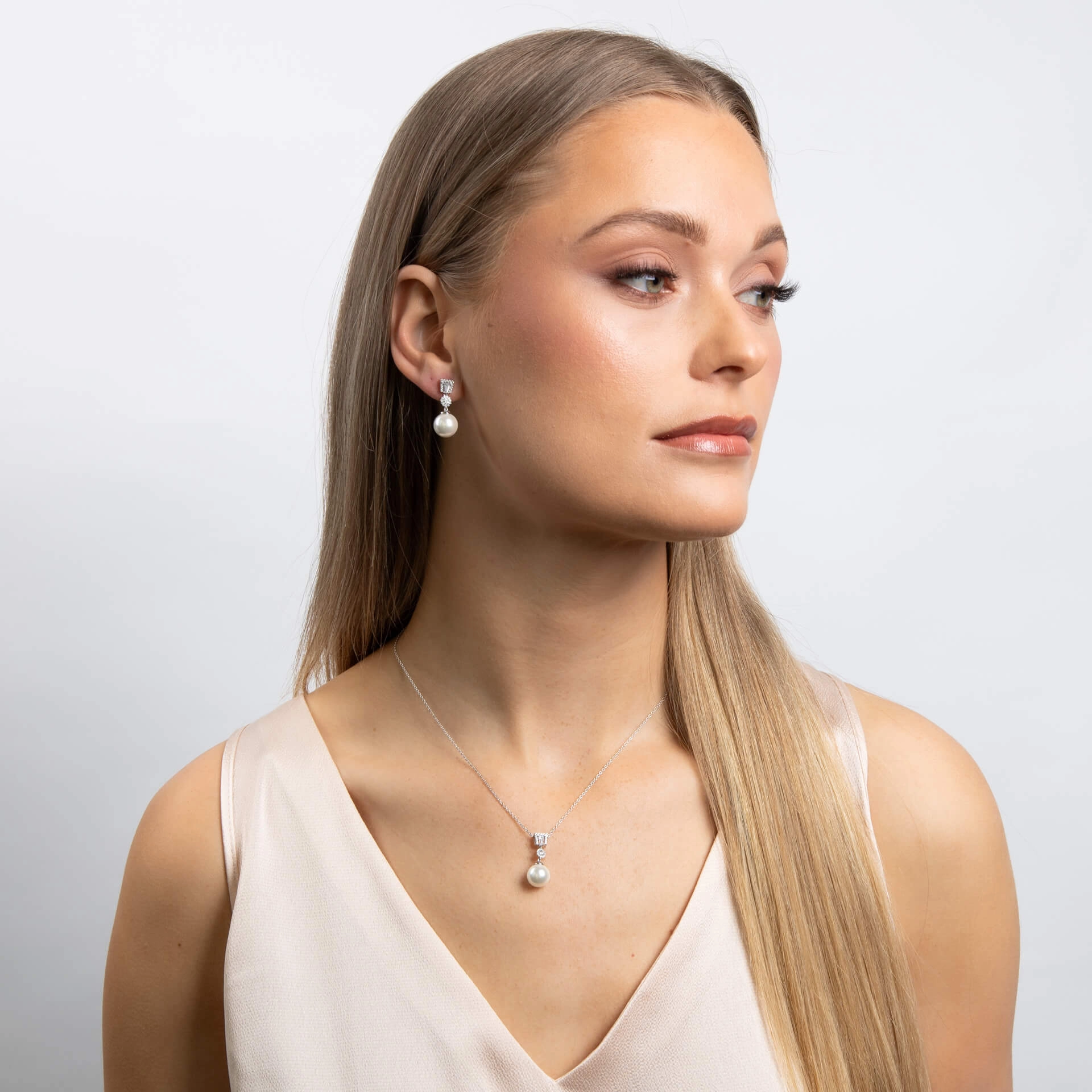 Diamonfire Cubic Zirconia Shell Pearl Drop Earrings E6604