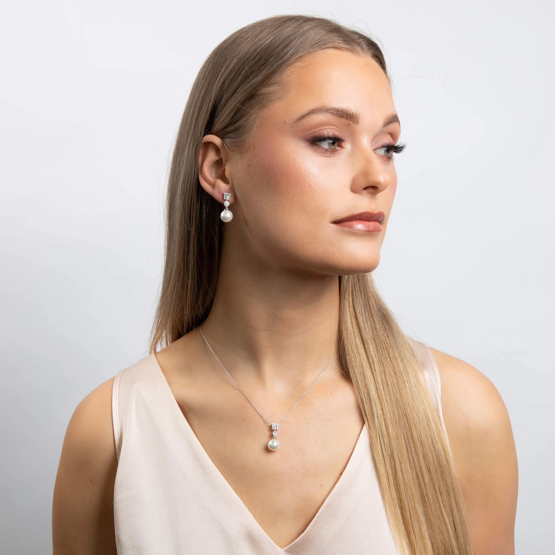 Diamonfire Cubic Zirconia Shell Pearl Drop Pendant P5522