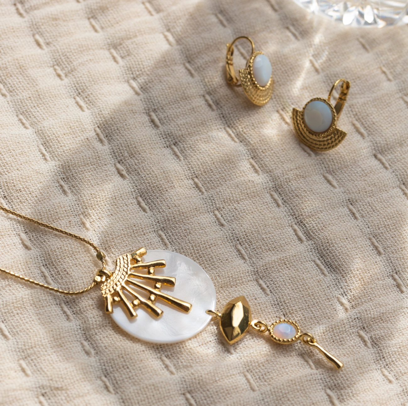 ELLEN crytallized french hooks