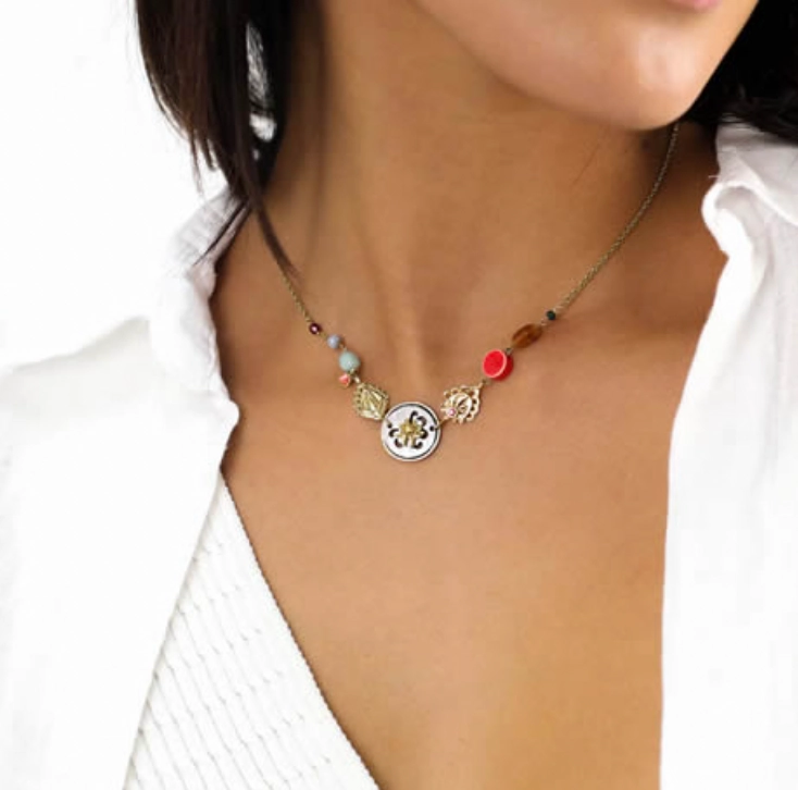 FRIDA blacklip disc short necklace