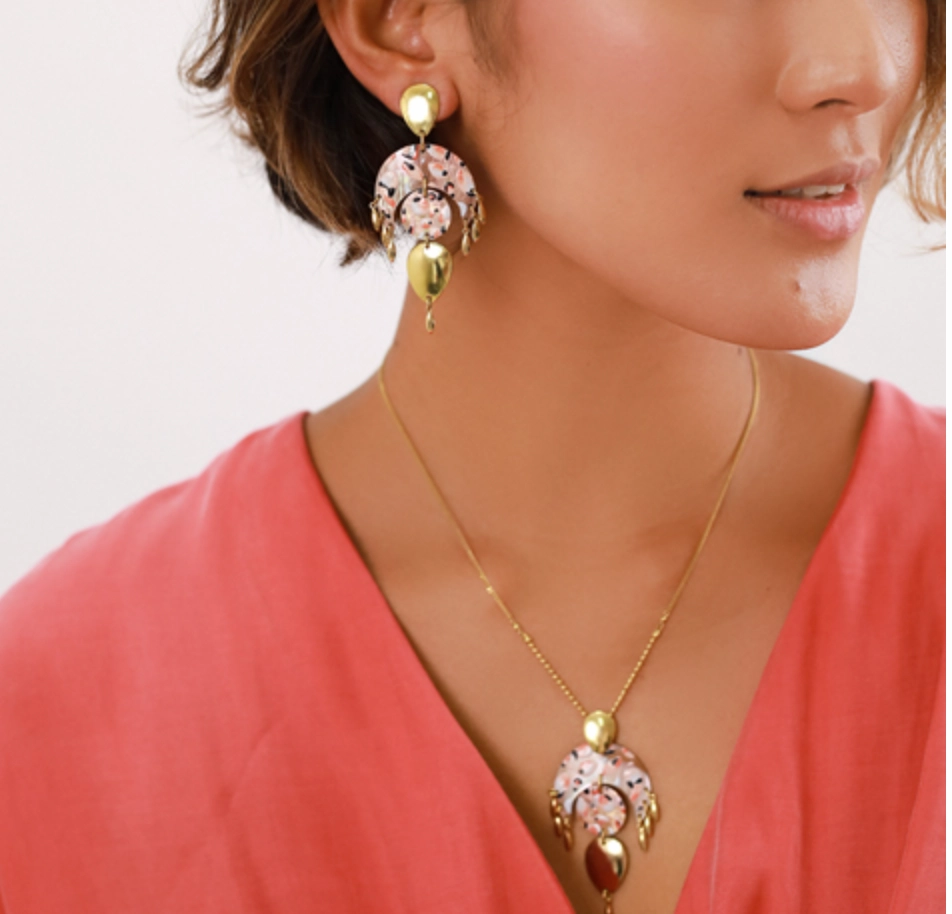 LEONA cresent shape brownlip earrings