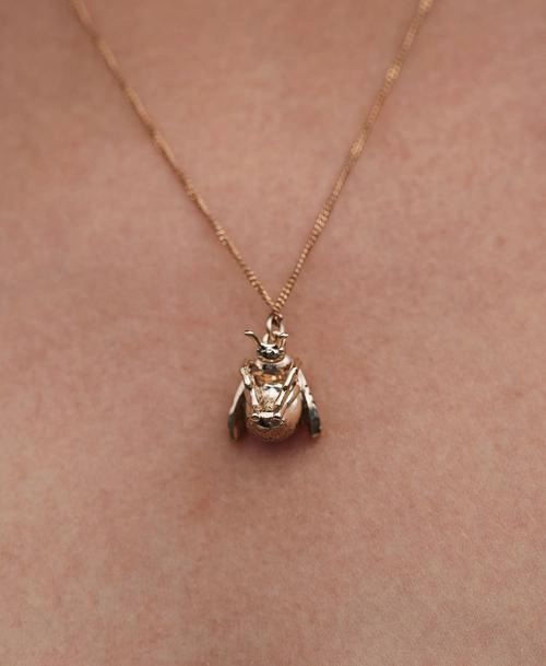 Meadowlark - Bee Charm Necklace Gold Plated