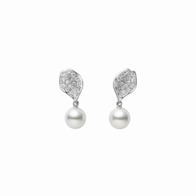Mikimoto 18ct White Gold Akoya Pearl 0.36ct Diamond Les Ptales Place Vendme Earrings