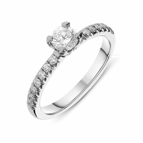 Platinum 0.70ct Diamond Round Brilliant Shoulder Solitaire Ring