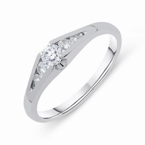 Platinum Diamond Graduated Ring