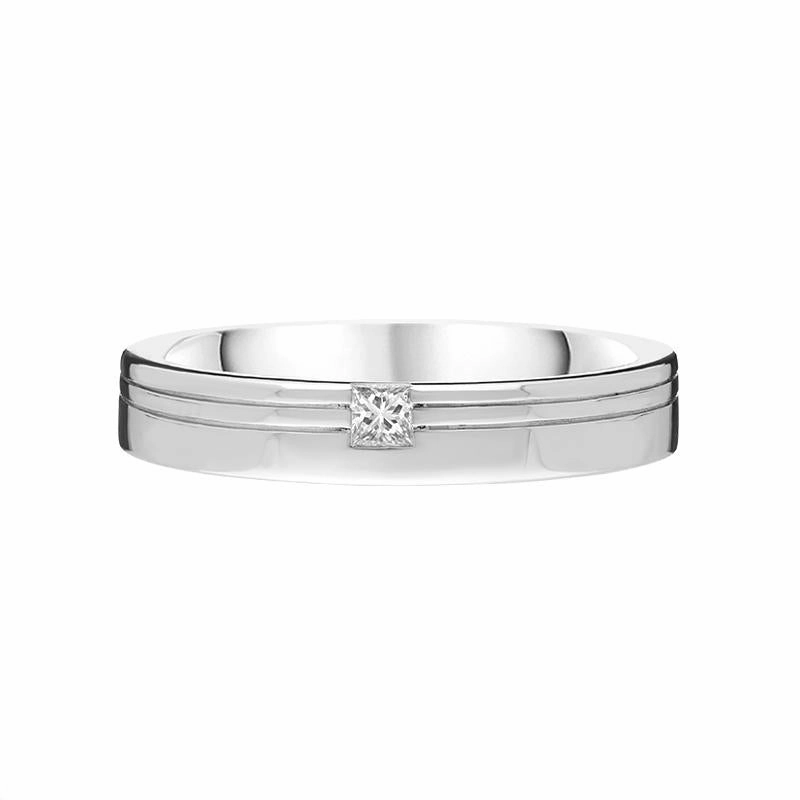 Platinum Princess Cut Diamond Engraved Wedding Ring