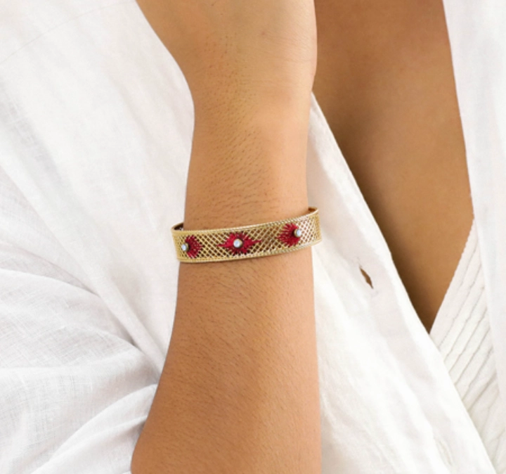 SELENA C-shape bangle