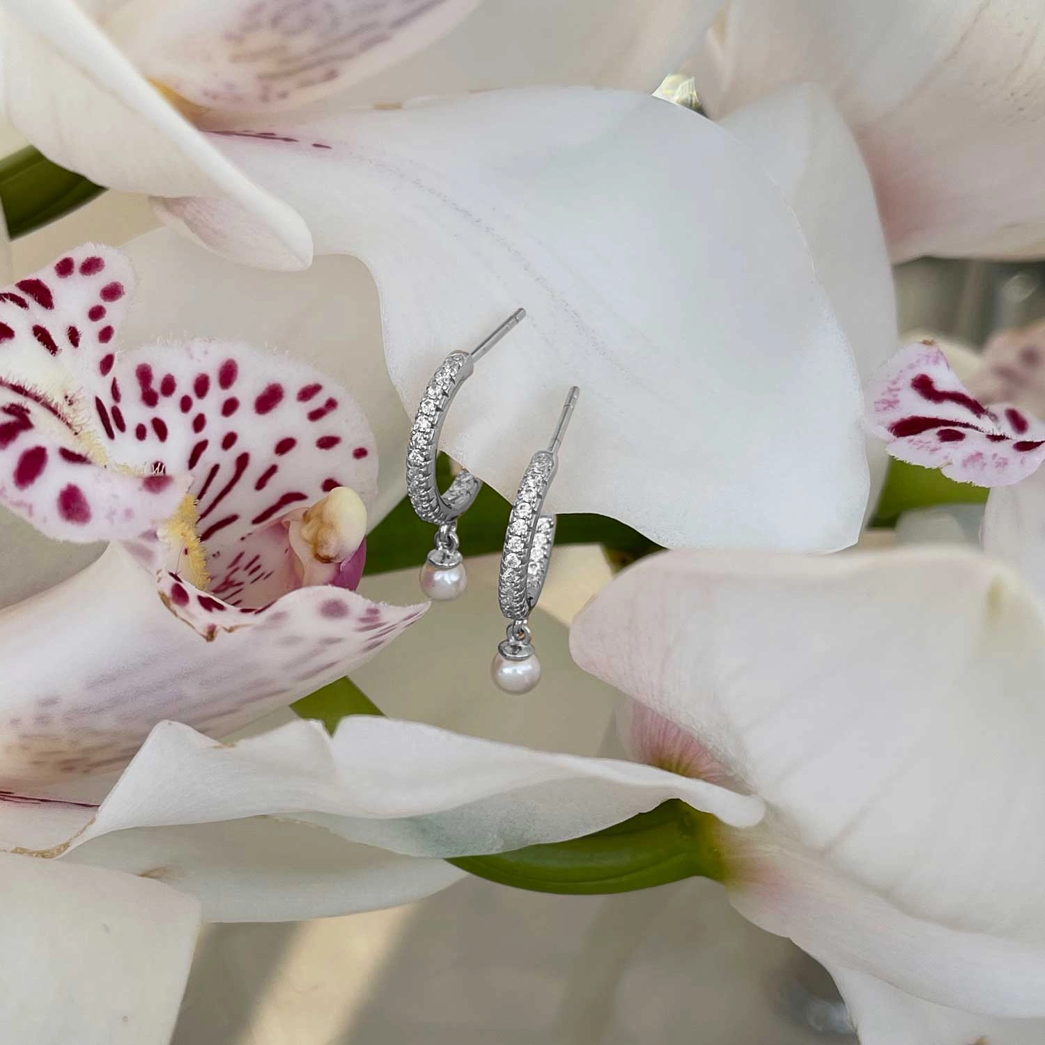 Sif Jakobs Ellera Sterling Silver White Zirconia Freshwater Pearl Hoop Earrings