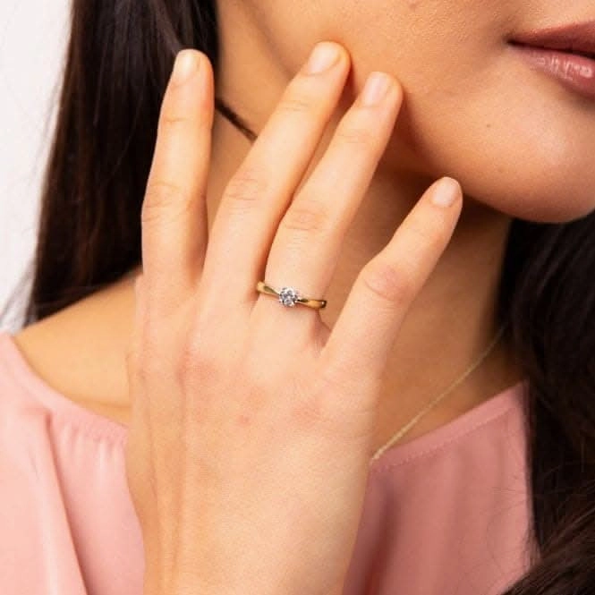 Sterling Silver Clear Cubic Zirconia Ring R3865